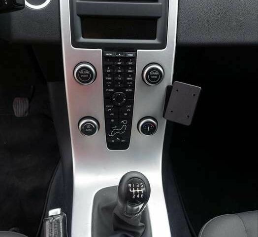 Черный Вольво В50, объемом двигателя 0 л и пробегом 130 тыс. км за 7950 $, фото 5 на Automoto.ua