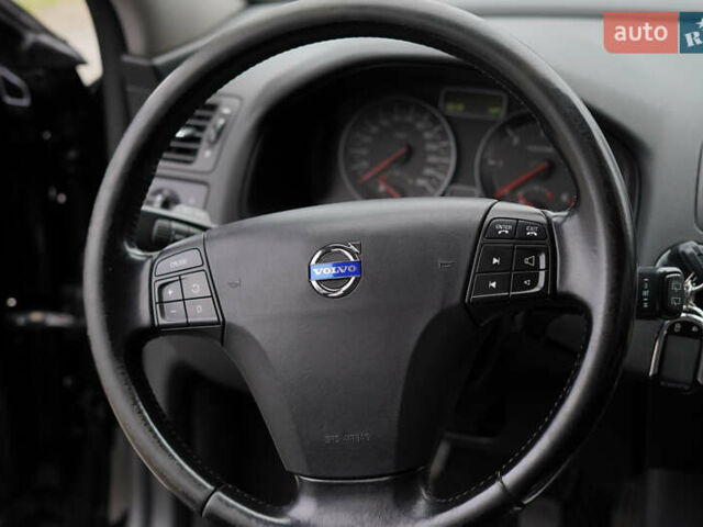 Черный Вольво В50, объемом двигателя 1.6 л и пробегом 316 тыс. км за 7299 $, фото 9 на Automoto.ua