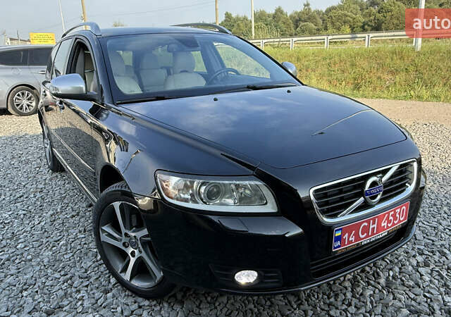 Черный Вольво В50, объемом двигателя 1.6 л и пробегом 235 тыс. км за 8500 $, фото 7 на Automoto.ua