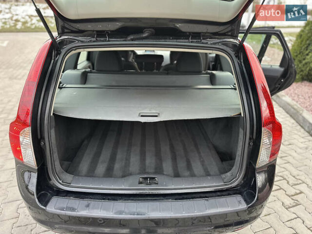 Черный Вольво В50, объемом двигателя 1.6 л и пробегом 219 тыс. км за 8300 $, фото 26 на Automoto.ua