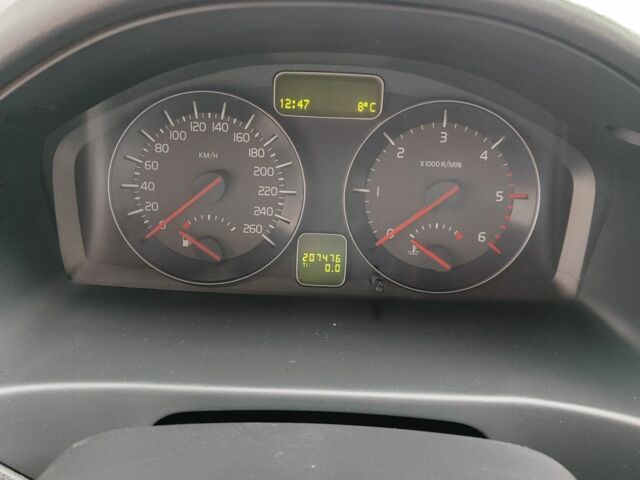 Черный Вольво В50, объемом двигателя 1.6 л и пробегом 208 тыс. км за 7400 $, фото 1 на Automoto.ua