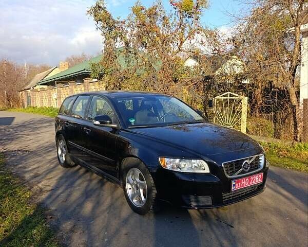 Черный Вольво В50, объемом двигателя 1.6 л и пробегом 236 тыс. км за 8400 $, фото 4 на Automoto.ua
