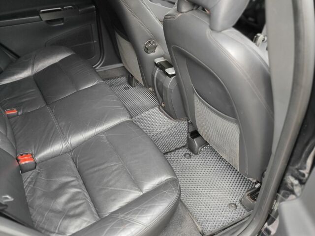 Черный Вольво В50, объемом двигателя 1.6 л и пробегом 208 тыс. км за 7400 $, фото 7 на Automoto.ua