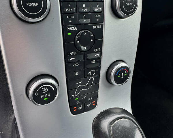 Черный Вольво В50, объемом двигателя 2 л и пробегом 213 тыс. км за 11000 $, фото 35 на Automoto.ua