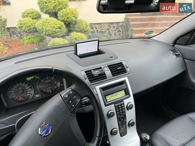 Черный Вольво В50, объемом двигателя 1.6 л и пробегом 226 тыс. км за 8290 $, фото 65 на Automoto.ua