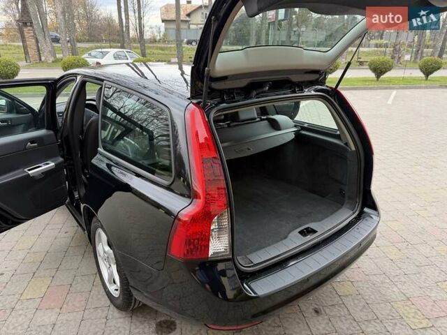 Черный Вольво В50, объемом двигателя 1.6 л и пробегом 226 тыс. км за 8290 $, фото 42 на Automoto.ua