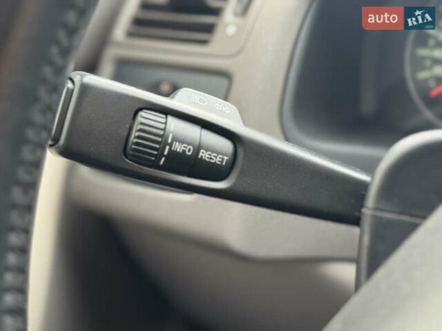 Чорний Вольво V50, об'ємом двигуна 1.6 л та пробігом 214 тис. км за 8999 $, фото 46 на Automoto.ua