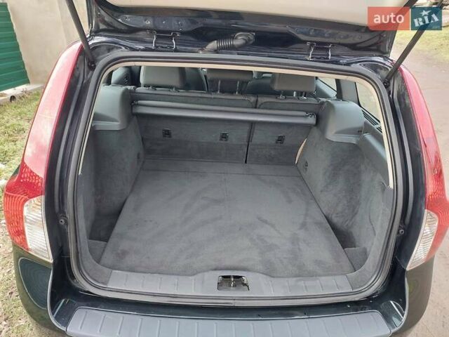 Чорний Вольво V50, об'ємом двигуна 1.6 л та пробігом 245 тис. км за 7500 $, фото 5 на Automoto.ua