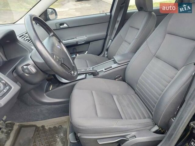 Чорний Вольво V50, об'ємом двигуна 1.6 л та пробігом 245 тис. км за 7500 $, фото 8 на Automoto.ua