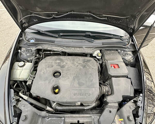 Черный Вольво В50, объемом двигателя 1.56 л и пробегом 229 тыс. км за 9999 $, фото 20 на Automoto.ua