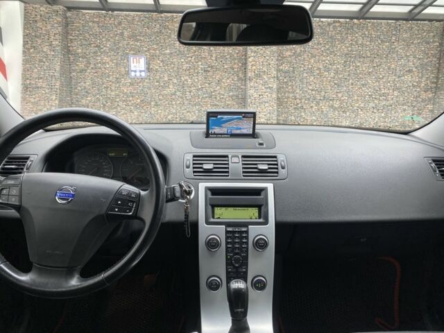 Чорний Вольво V50, об'ємом двигуна 1.6 л та пробігом 250 тис. км за 8999 $, фото 11 на Automoto.ua