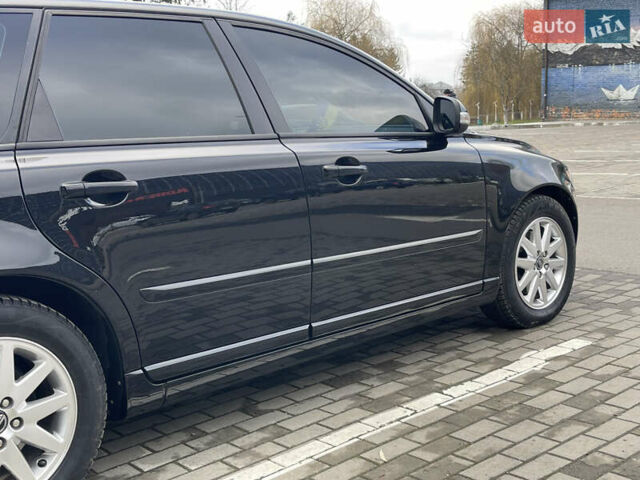 Черный Вольво В50, объемом двигателя 2 л и пробегом 279 тыс. км за 8750 $, фото 18 на Automoto.ua