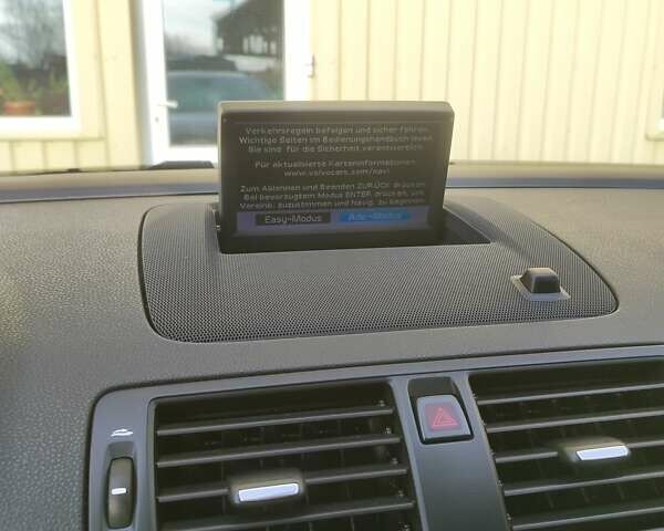 Черный Вольво В50, объемом двигателя 1.6 л и пробегом 201 тыс. км за 7500 $, фото 12 на Automoto.ua