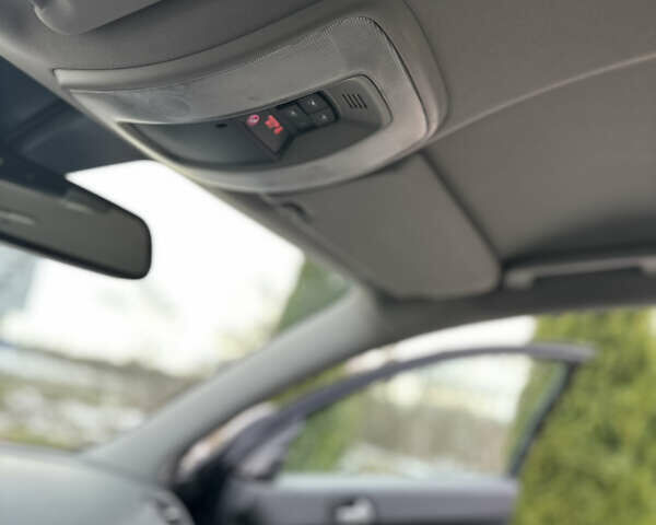 Черный Вольво В50, объемом двигателя 1.6 л и пробегом 219 тыс. км за 8300 $, фото 36 на Automoto.ua