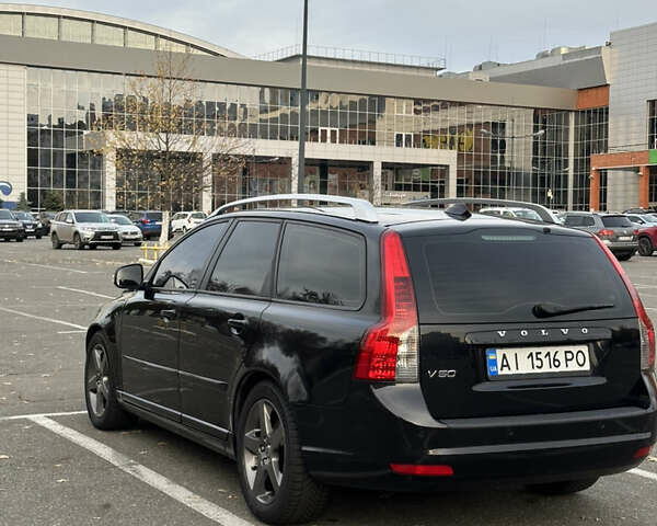 Черный Вольво В50, объемом двигателя 1.56 л и пробегом 229 тыс. км за 9999 $, фото 7 на Automoto.ua