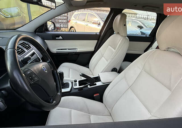Черный Вольво В50, объемом двигателя 1.6 л и пробегом 235 тыс. км за 8500 $, фото 19 на Automoto.ua