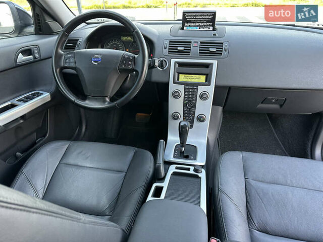 Чорний Вольво V50, об'ємом двигуна 2 л та пробігом 262 тис. км за 9850 $, фото 38 на Automoto.ua
