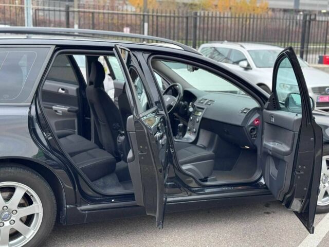 Черный Вольво В50, объемом двигателя 1.6 л и пробегом 266 тыс. км за 8900 $, фото 12 на Automoto.ua