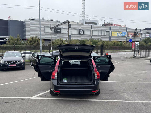 Черный Вольво В50, объемом двигателя 2 л и пробегом 213 тыс. км за 11000 $, фото 17 на Automoto.ua