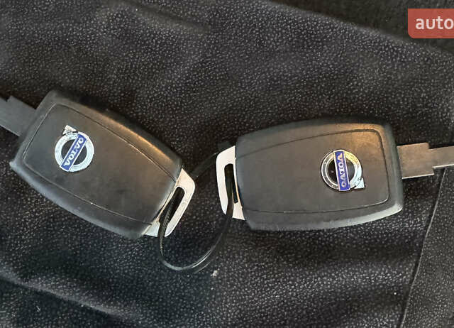 Черный Вольво В50, объемом двигателя 1.6 л и пробегом 235 тыс. км за 9350 $, фото 66 на Automoto.ua