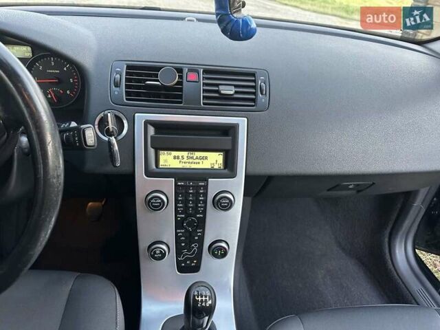 Черный Вольво В50, объемом двигателя 1.6 л и пробегом 232 тыс. км за 7600 $, фото 24 на Automoto.ua