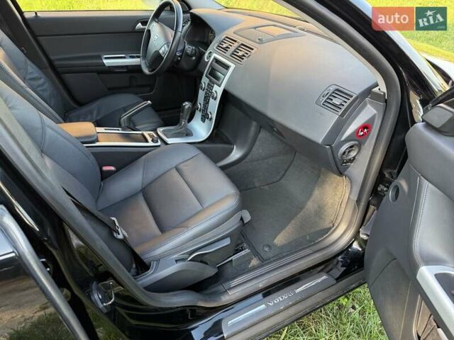 Черный Вольво В50, объемом двигателя 1.6 л и пробегом 226 тыс. км за 8290 $, фото 86 на Automoto.ua