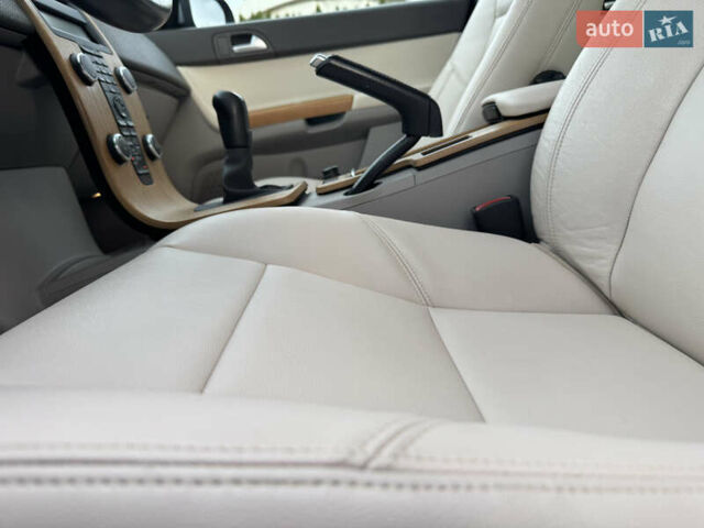 Чорний Вольво V50, об'ємом двигуна 1.6 л та пробігом 214 тис. км за 8999 $, фото 40 на Automoto.ua