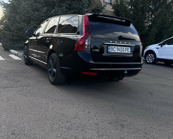 Вольво В50 2011 в Краматорске на Automoto.ua Черный Вольво В50, объемом двигателя 1.6 л и пробегом 258 тыс. км за 8000 $, фото 5 на Automoto.ua