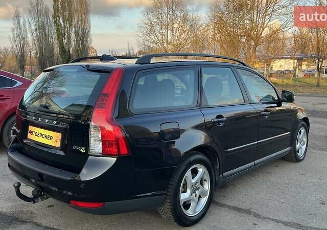 Черный Вольво В50, объемом двигателя 1.56 л и пробегом 243 тыс. км за 8200 $, фото 6 на Automoto.ua