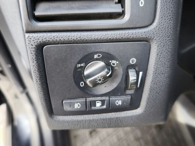 Черный Вольво В50, объемом двигателя 1.6 л и пробегом 255 тыс. км за 7400 $, фото 7 на Automoto.ua