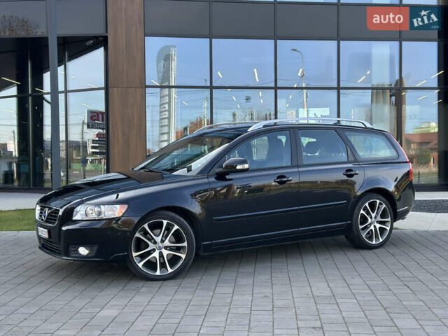 Чорний Вольво V50, об'ємом двигуна 2 л та пробігом 262 тис. км за 9850 $, фото 3 на Automoto.ua