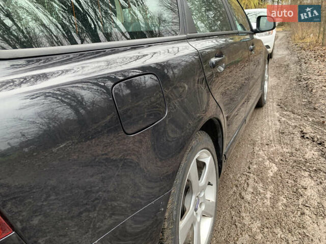 Черный Вольво В50, объемом двигателя 1.6 л и пробегом 270 тыс. км за 8500 $, фото 7 на Automoto.ua