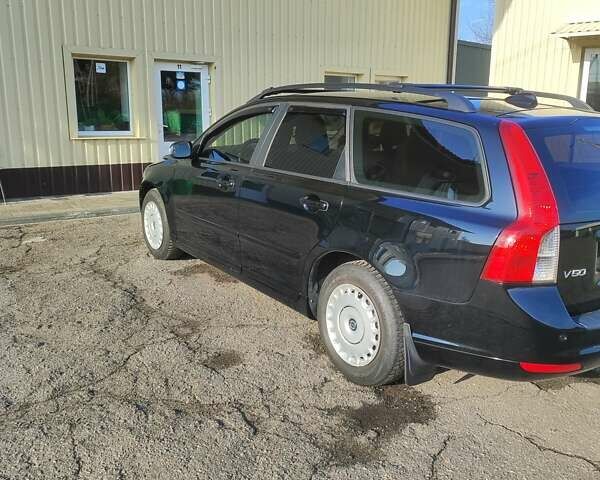 Черный Вольво В50, объемом двигателя 1.6 л и пробегом 201 тыс. км за 7500 $, фото 6 на Automoto.ua