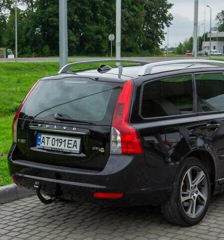 Черный Вольво В50, объемом двигателя 1.6 л и пробегом 227 тыс. км за 7950 $, фото 9 на Automoto.ua