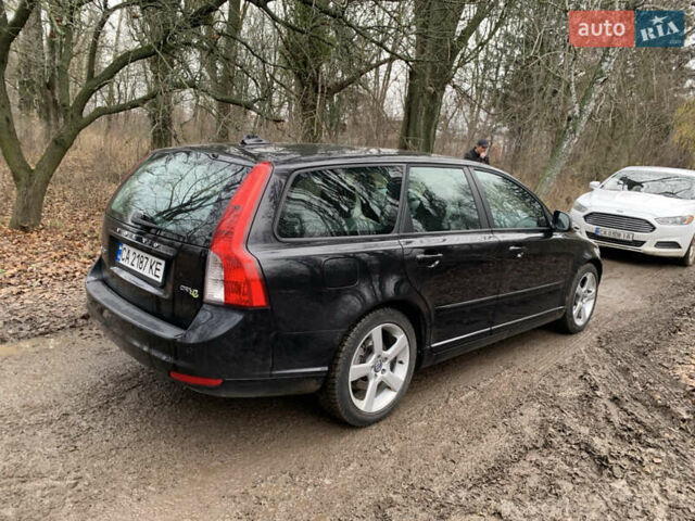 Черный Вольво В50, объемом двигателя 1.6 л и пробегом 270 тыс. км за 8500 $, фото 3 на Automoto.ua