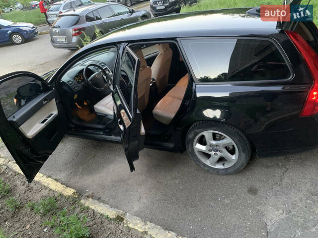 Черный Вольво В50, объемом двигателя 1.6 л и пробегом 307 тыс. км за 8200 $, фото 15 на Automoto.ua