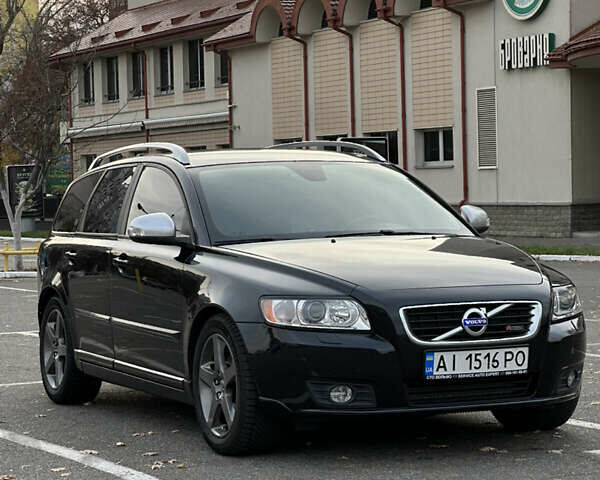 Черный Вольво В50, объемом двигателя 1.56 л и пробегом 229 тыс. км за 9999 $, фото 2 на Automoto.ua