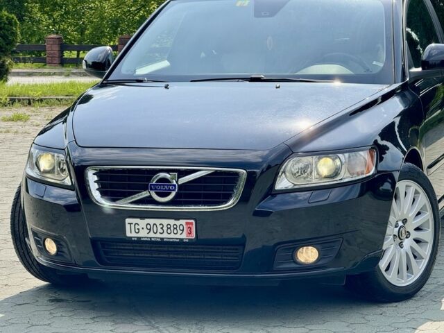 Черный Вольво В50, объемом двигателя 1.6 л и пробегом 218 тыс. км за 8599 $, фото 2 на Automoto.ua