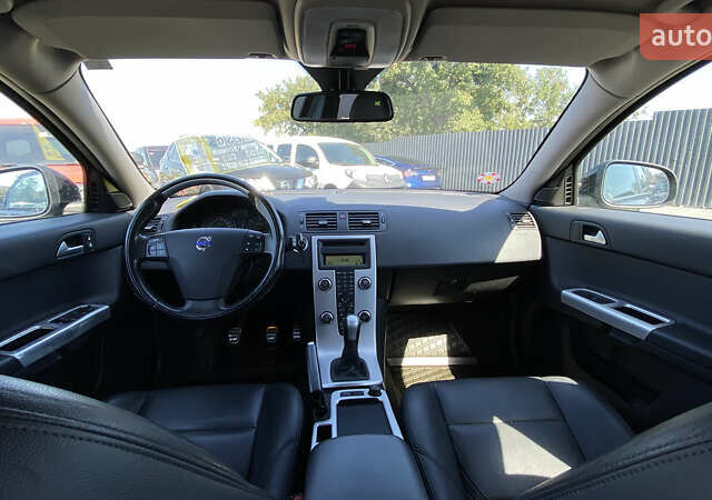 Черный Вольво В50, объемом двигателя 1.6 л и пробегом 197 тыс. км за 8200 $, фото 17 на Automoto.ua