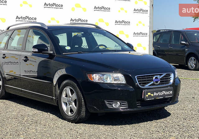 Черный Вольво В50, объемом двигателя 1.6 л и пробегом 197 тыс. км за 8200 $, фото 3 на Automoto.ua
