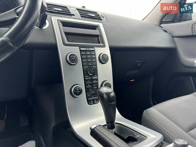 Черный Вольво В50, объемом двигателя 2 л и пробегом 213 тыс. км за 11000 $, фото 34 на Automoto.ua