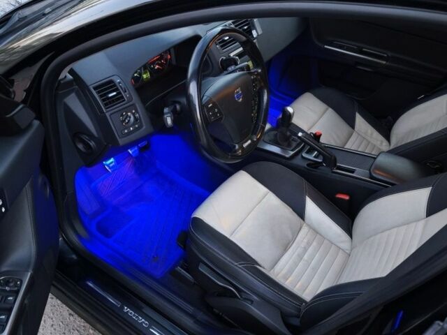 Черный Вольво В50, объемом двигателя 1.6 л и пробегом 255 тыс. км за 7400 $, фото 21 на Automoto.ua