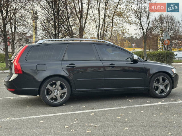 Черный Вольво В50, объемом двигателя 1.56 л и пробегом 229 тыс. км за 9999 $, фото 4 на Automoto.ua