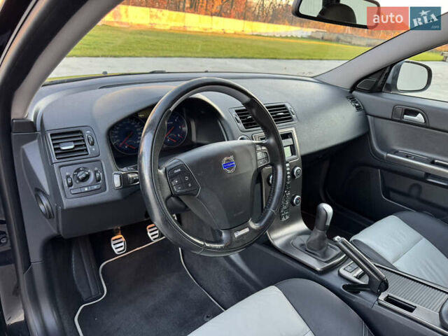 Черный Вольво В50, объемом двигателя 1.6 л и пробегом 235 тыс. км за 9350 $, фото 30 на Automoto.ua