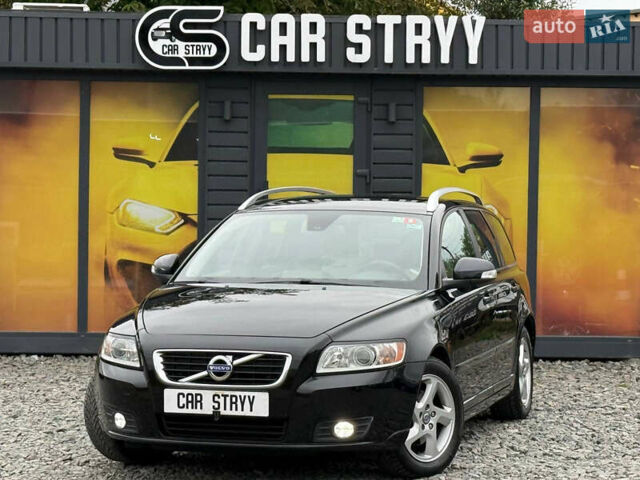 Черный Вольво В50, объемом двигателя 1.6 л и пробегом 230 тыс. км за 7999 $, фото 2 на Automoto.ua