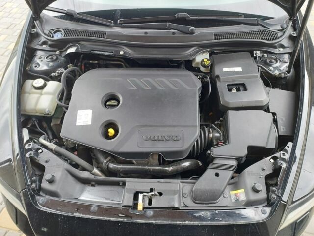 Чорний Вольво V50, об'ємом двигуна 1.6 л та пробігом 248 тис. км за 7000 $, фото 4 на Automoto.ua