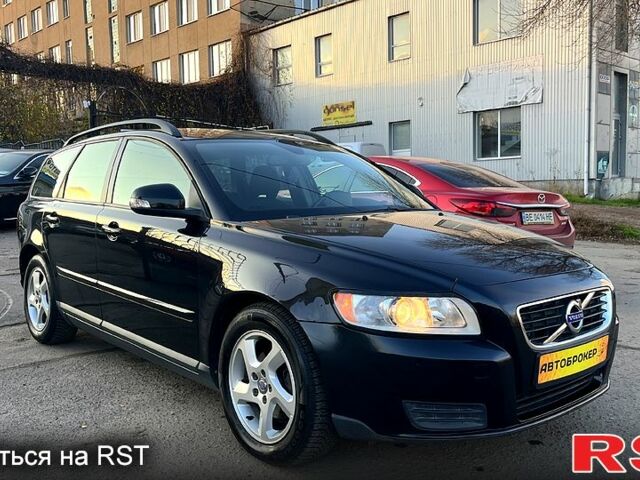 Черный Вольво В50, объемом двигателя 1.6 л и пробегом 243 тыс. км за 8200 $, фото 2 на Automoto.ua