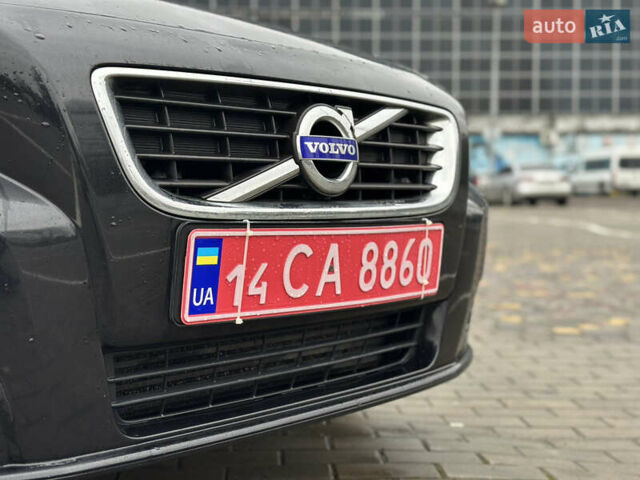 Черный Вольво В50, объемом двигателя 1.6 л и пробегом 232 тыс. км за 9450 $, фото 2 на Automoto.ua