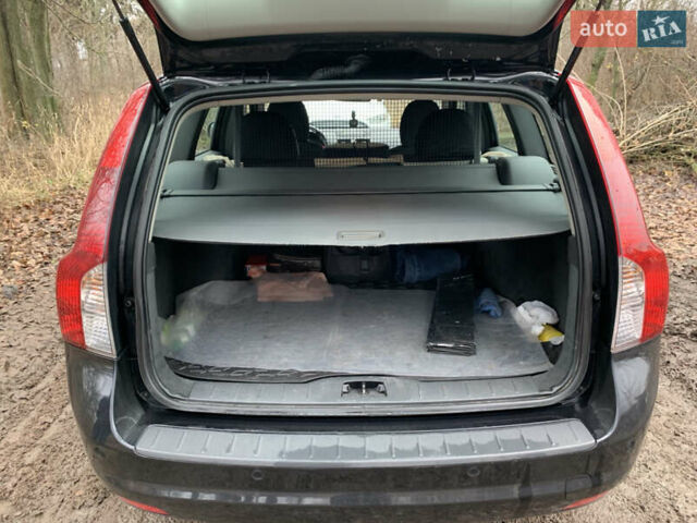 Черный Вольво В50, объемом двигателя 1.6 л и пробегом 270 тыс. км за 8500 $, фото 11 на Automoto.ua