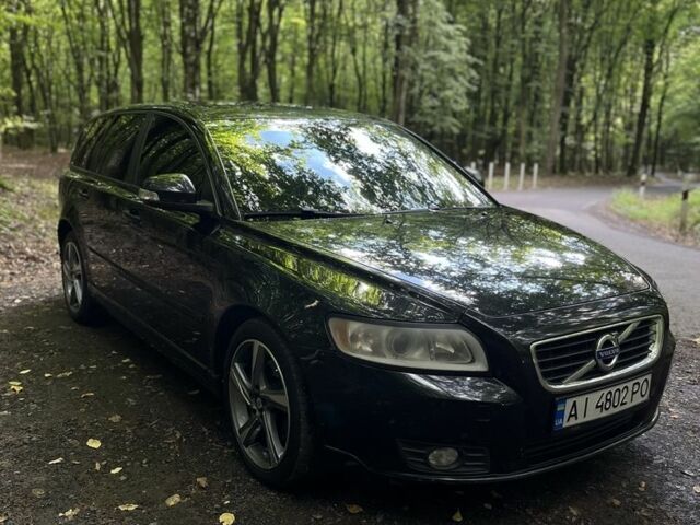 Чорний Вольво V50, об'ємом двигуна 2 л та пробігом 260 тис. км за 8200 $, фото 2 на Automoto.ua